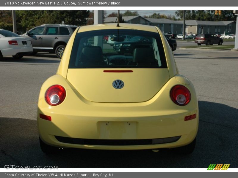 Sunflower Yellow / Black 2010 Volkswagen New Beetle 2.5 Coupe