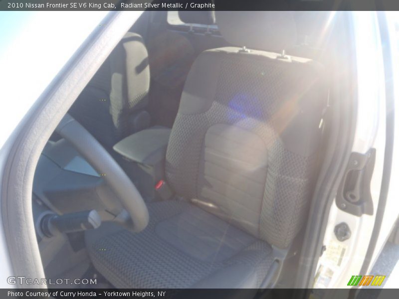 Radiant Silver Metallic / Graphite 2010 Nissan Frontier SE V6 King Cab