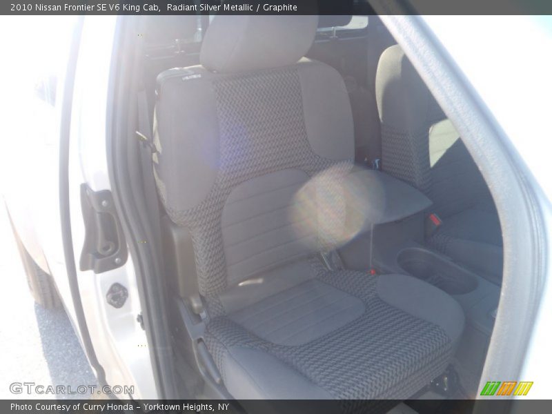 Radiant Silver Metallic / Graphite 2010 Nissan Frontier SE V6 King Cab