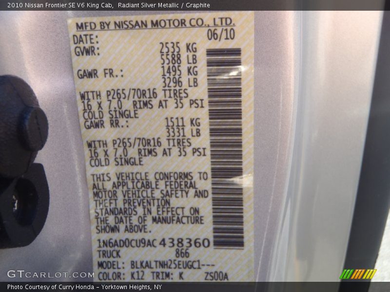 Radiant Silver Metallic / Graphite 2010 Nissan Frontier SE V6 King Cab