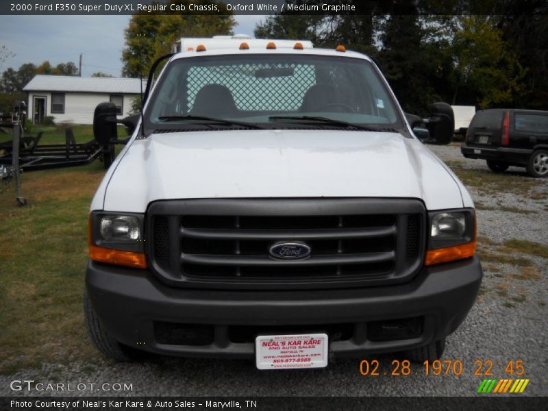 Oxford White / Medium Graphite 2000 Ford F350 Super Duty XL Regular Cab Chassis