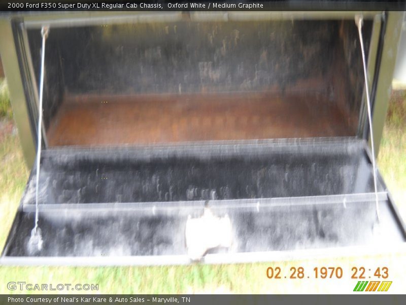 Oxford White / Medium Graphite 2000 Ford F350 Super Duty XL Regular Cab Chassis
