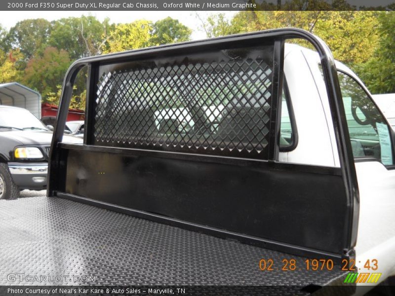 Oxford White / Medium Graphite 2000 Ford F350 Super Duty XL Regular Cab Chassis