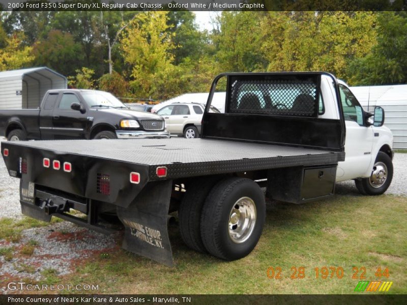 Oxford White / Medium Graphite 2000 Ford F350 Super Duty XL Regular Cab Chassis