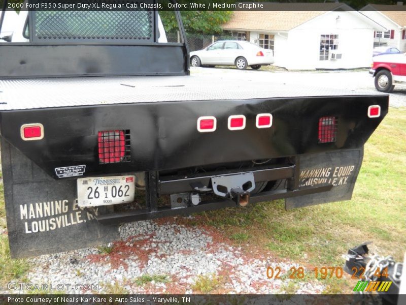 Oxford White / Medium Graphite 2000 Ford F350 Super Duty XL Regular Cab Chassis