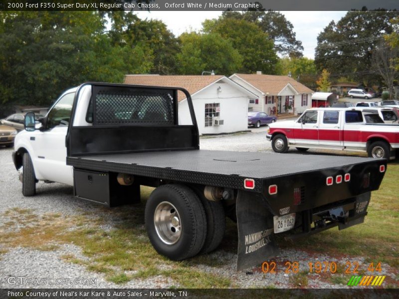 Oxford White / Medium Graphite 2000 Ford F350 Super Duty XL Regular Cab Chassis