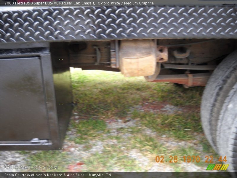 Oxford White / Medium Graphite 2000 Ford F350 Super Duty XL Regular Cab Chassis