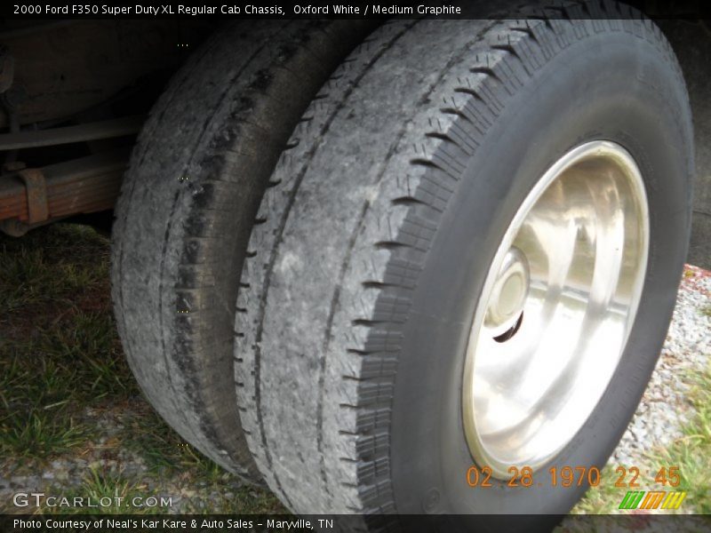 Oxford White / Medium Graphite 2000 Ford F350 Super Duty XL Regular Cab Chassis