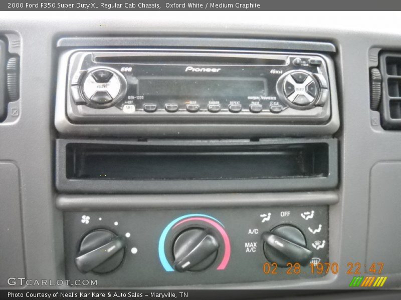 Oxford White / Medium Graphite 2000 Ford F350 Super Duty XL Regular Cab Chassis
