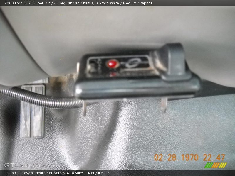 Oxford White / Medium Graphite 2000 Ford F350 Super Duty XL Regular Cab Chassis