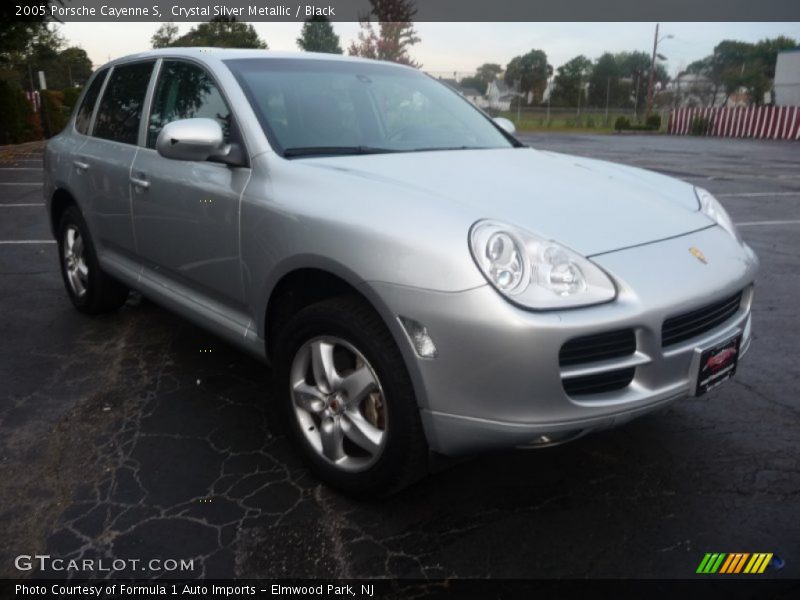 Front 3/4 View of 2005 Cayenne S