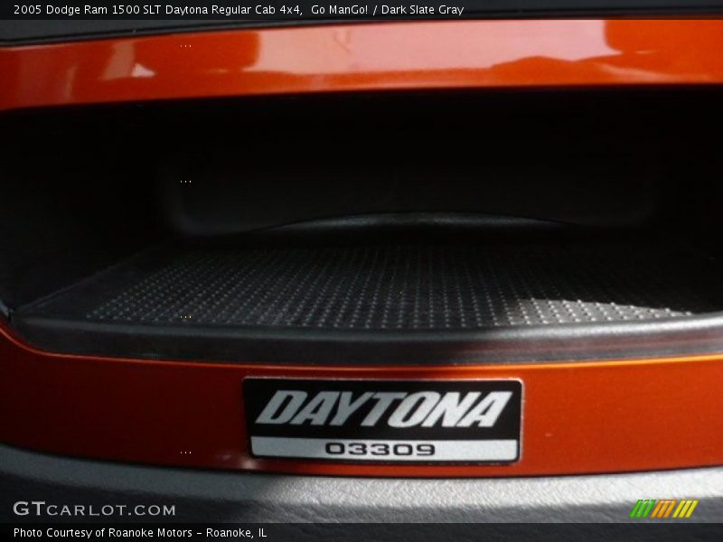  2005 Ram 1500 SLT Daytona Regular Cab 4x4 Logo