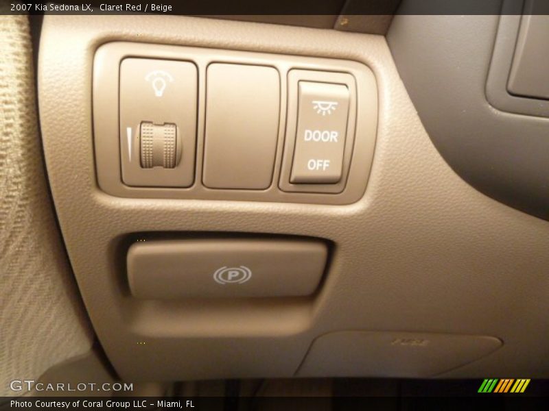 Claret Red / Beige 2007 Kia Sedona LX