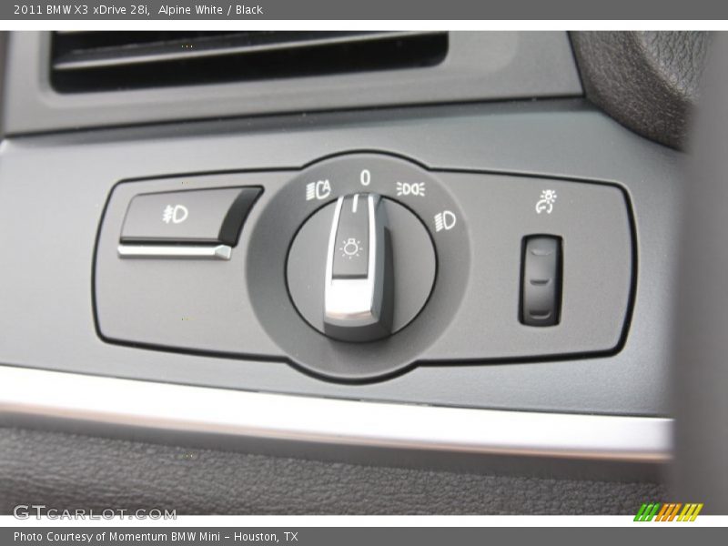 Alpine White / Black 2011 BMW X3 xDrive 28i