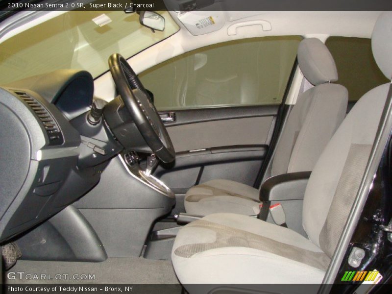 Super Black / Charcoal 2010 Nissan Sentra 2.0 SR
