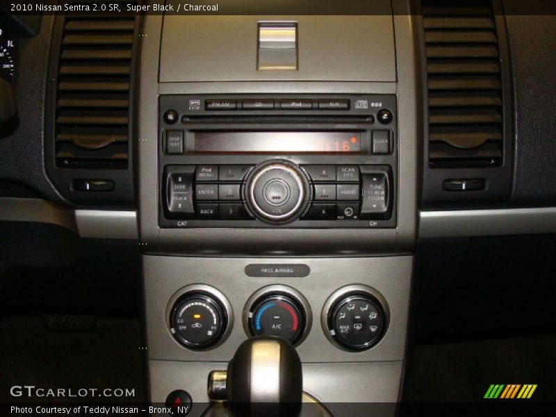 Super Black / Charcoal 2010 Nissan Sentra 2.0 SR