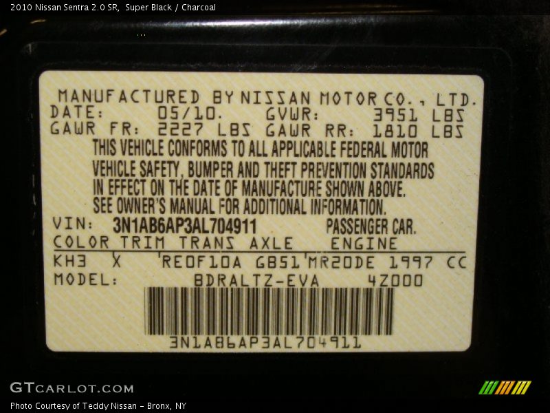 Super Black / Charcoal 2010 Nissan Sentra 2.0 SR