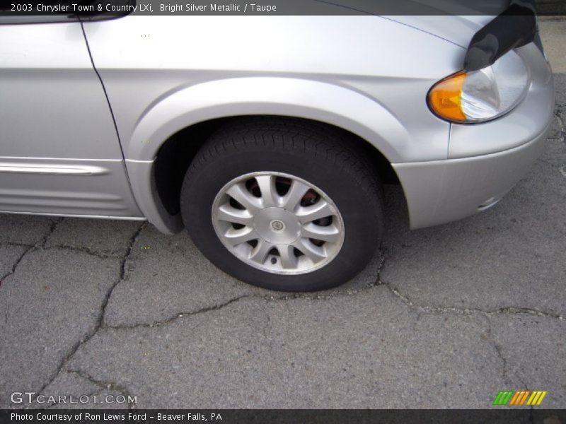 Bright Silver Metallic / Taupe 2003 Chrysler Town & Country LXi