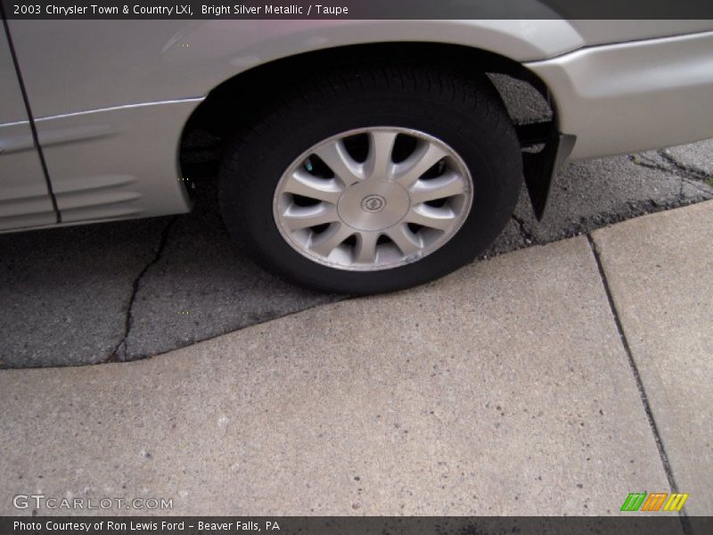 Bright Silver Metallic / Taupe 2003 Chrysler Town & Country LXi