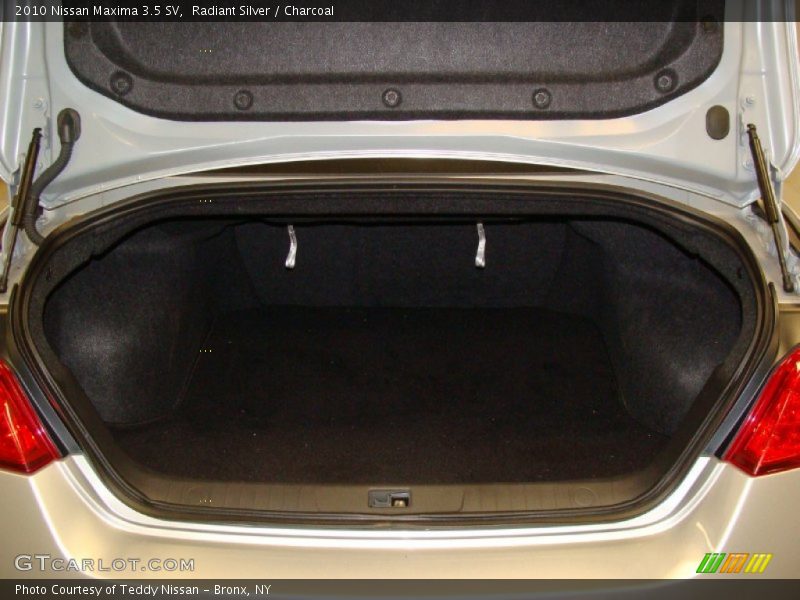 Radiant Silver / Charcoal 2010 Nissan Maxima 3.5 SV