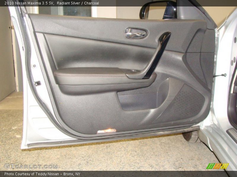 Radiant Silver / Charcoal 2010 Nissan Maxima 3.5 SV