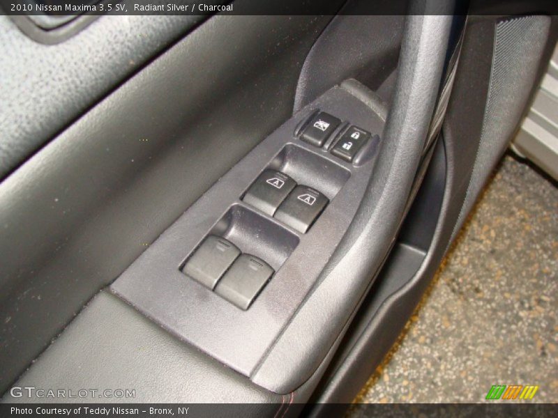 Radiant Silver / Charcoal 2010 Nissan Maxima 3.5 SV