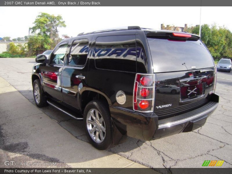 Onyx Black / Ebony Black 2007 GMC Yukon Denali AWD
