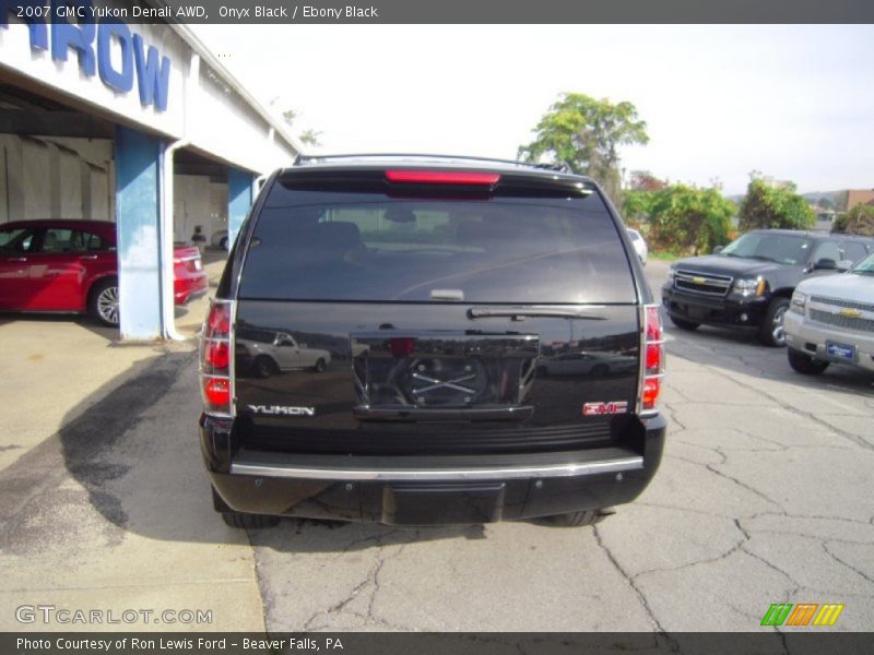 Onyx Black / Ebony Black 2007 GMC Yukon Denali AWD