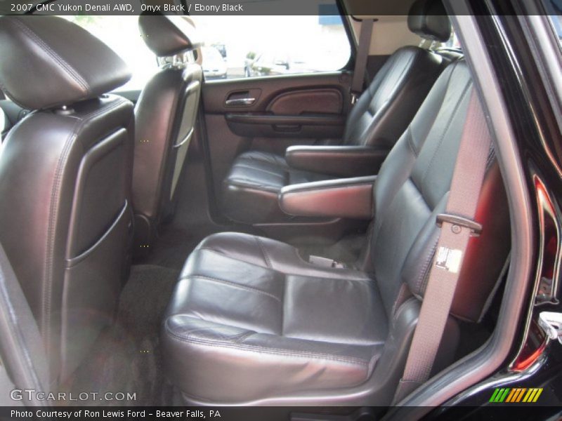 Onyx Black / Ebony Black 2007 GMC Yukon Denali AWD