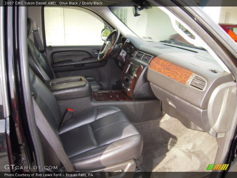 Onyx Black / Ebony Black 2007 GMC Yukon Denali AWD