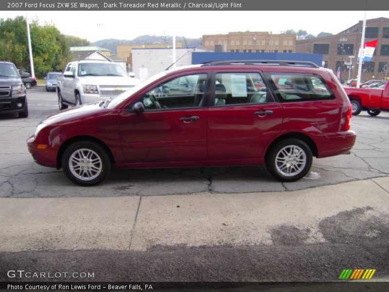 Dark Toreador Red Metallic / Charcoal/Light Flint 2007 Ford Focus ZXW SE Wagon