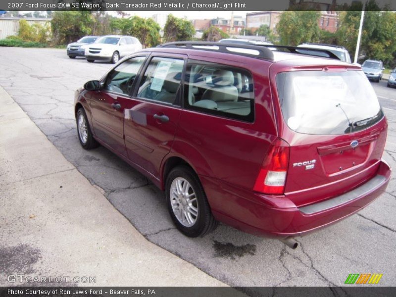 Dark Toreador Red Metallic / Charcoal/Light Flint 2007 Ford Focus ZXW SE Wagon