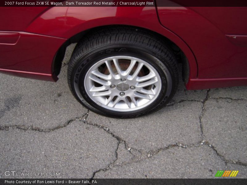 Dark Toreador Red Metallic / Charcoal/Light Flint 2007 Ford Focus ZXW SE Wagon