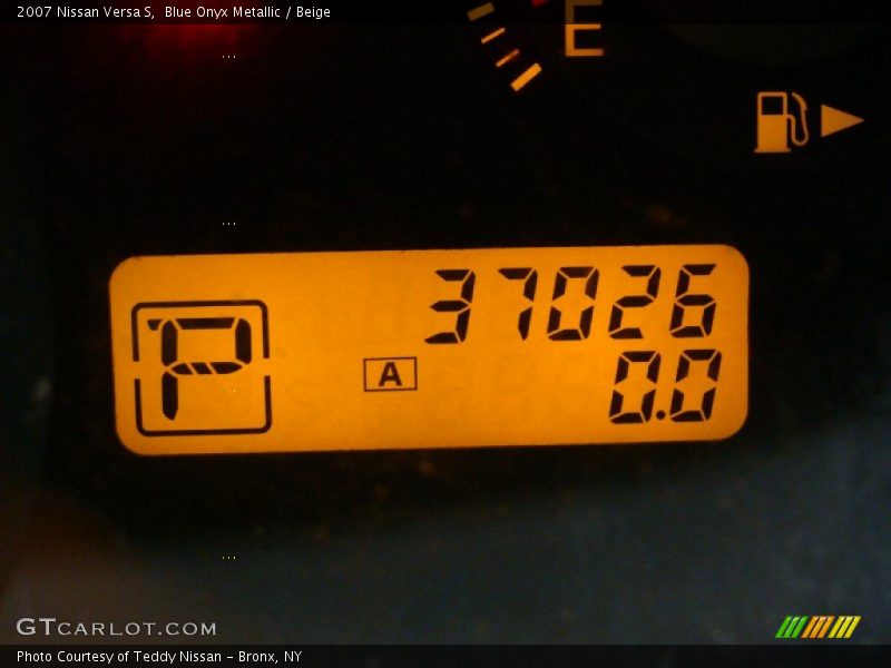Blue Onyx Metallic / Beige 2007 Nissan Versa S