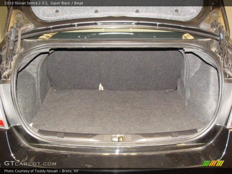 Super Black / Beige 2010 Nissan Sentra 2.0 S