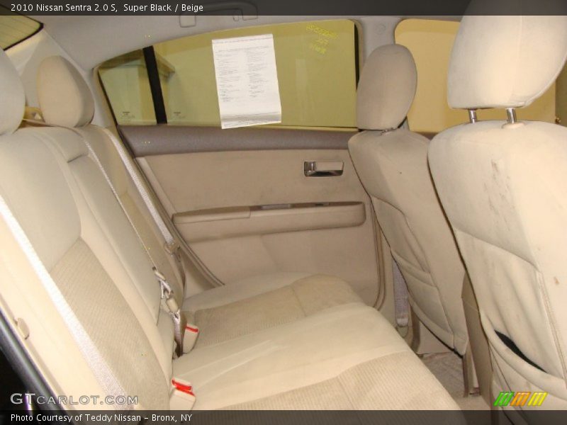 Super Black / Beige 2010 Nissan Sentra 2.0 S