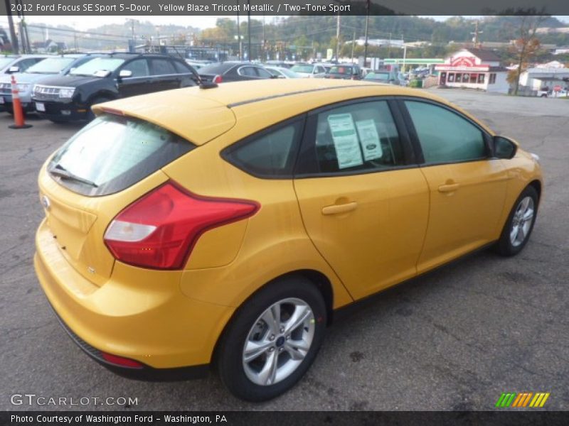 Yellow Blaze Tricoat Metallic / Two-Tone Sport 2012 Ford Focus SE Sport 5-Door