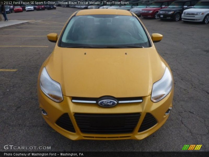 Yellow Blaze Tricoat Metallic / Two-Tone Sport 2012 Ford Focus SE Sport 5-Door