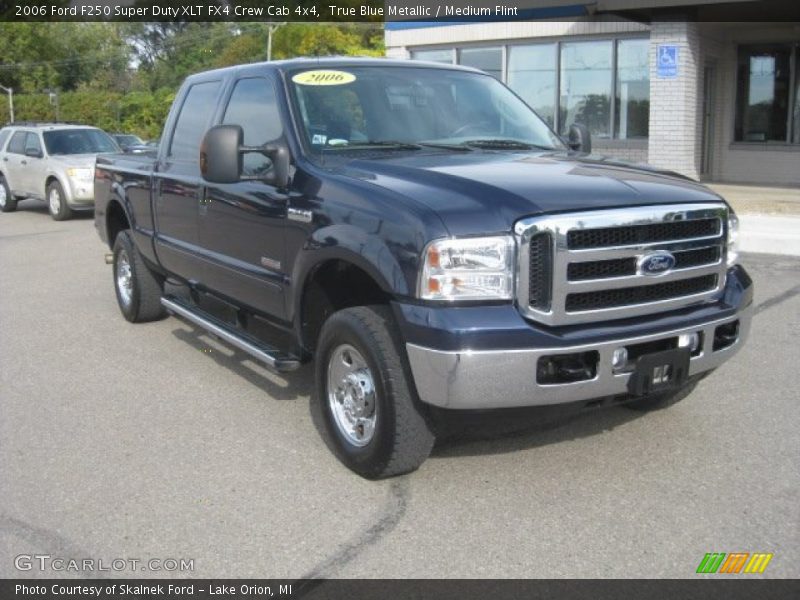True Blue Metallic / Medium Flint 2006 Ford F250 Super Duty XLT FX4 Crew Cab 4x4