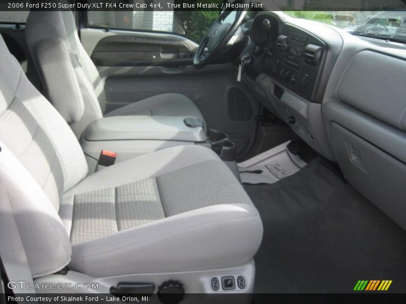 True Blue Metallic / Medium Flint 2006 Ford F250 Super Duty XLT FX4 Crew Cab 4x4