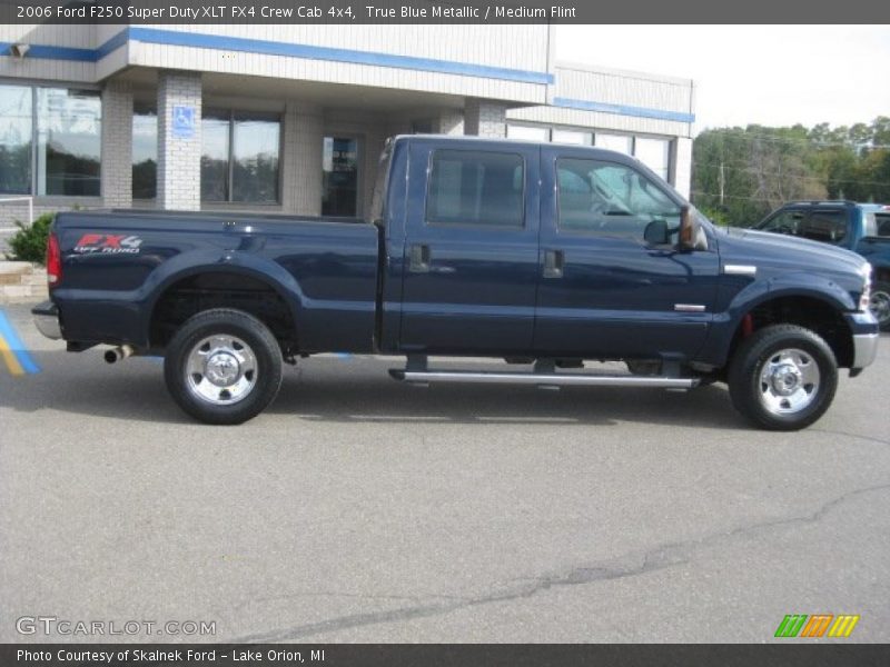 True Blue Metallic / Medium Flint 2006 Ford F250 Super Duty XLT FX4 Crew Cab 4x4