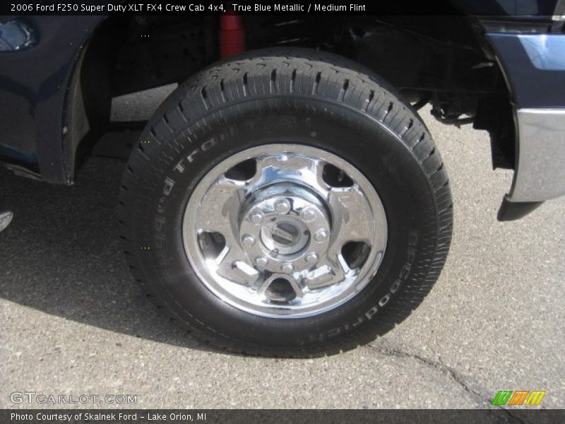 True Blue Metallic / Medium Flint 2006 Ford F250 Super Duty XLT FX4 Crew Cab 4x4