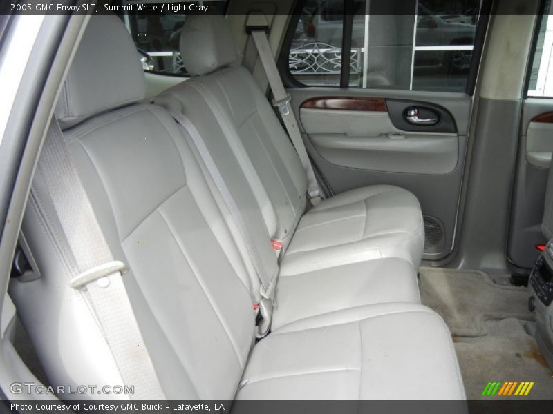 Summit White / Light Gray 2005 GMC Envoy SLT