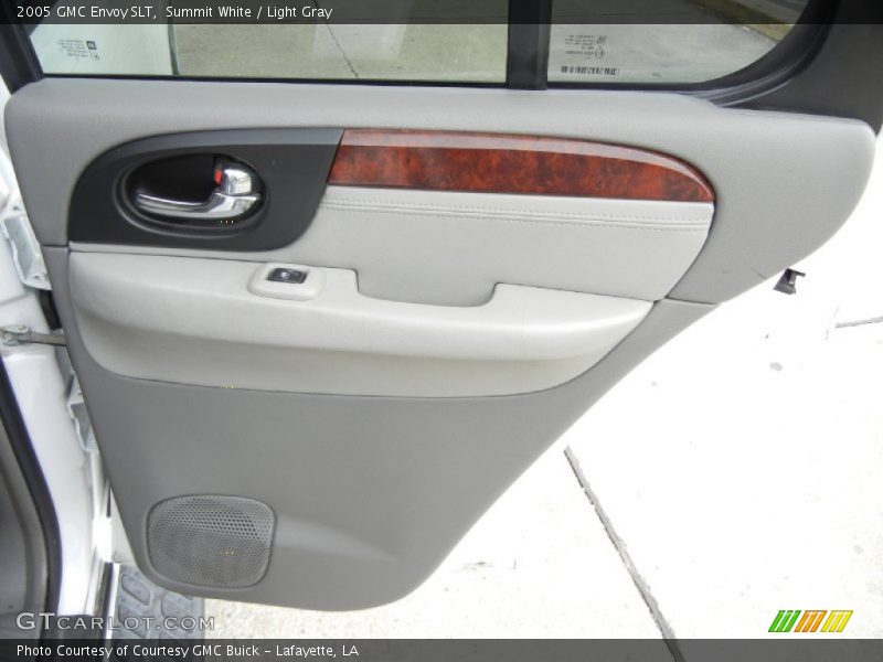 Summit White / Light Gray 2005 GMC Envoy SLT
