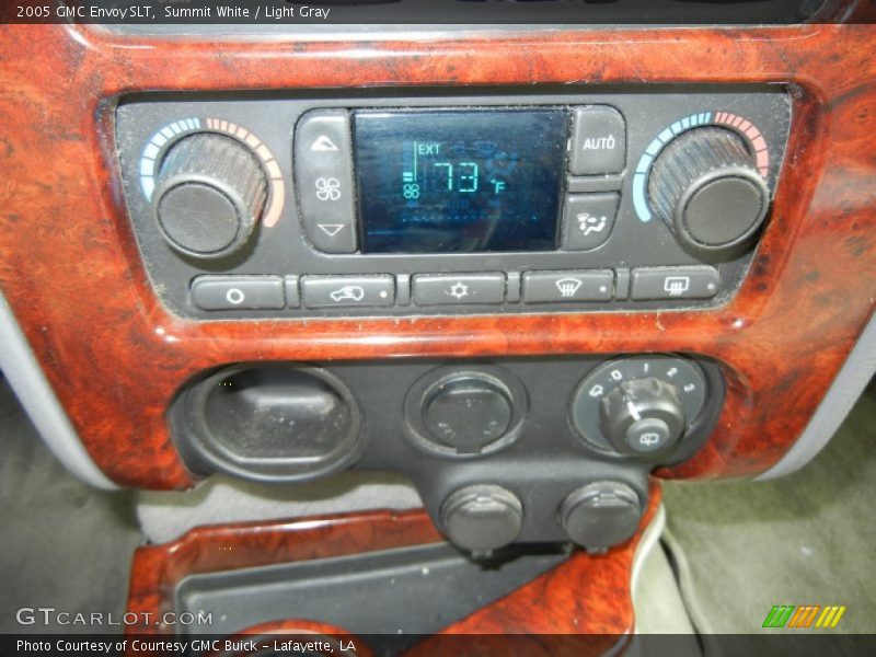 Summit White / Light Gray 2005 GMC Envoy SLT