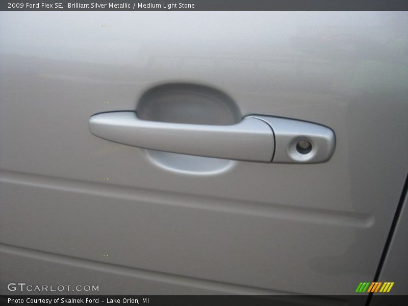 Brilliant Silver Metallic / Medium Light Stone 2009 Ford Flex SE
