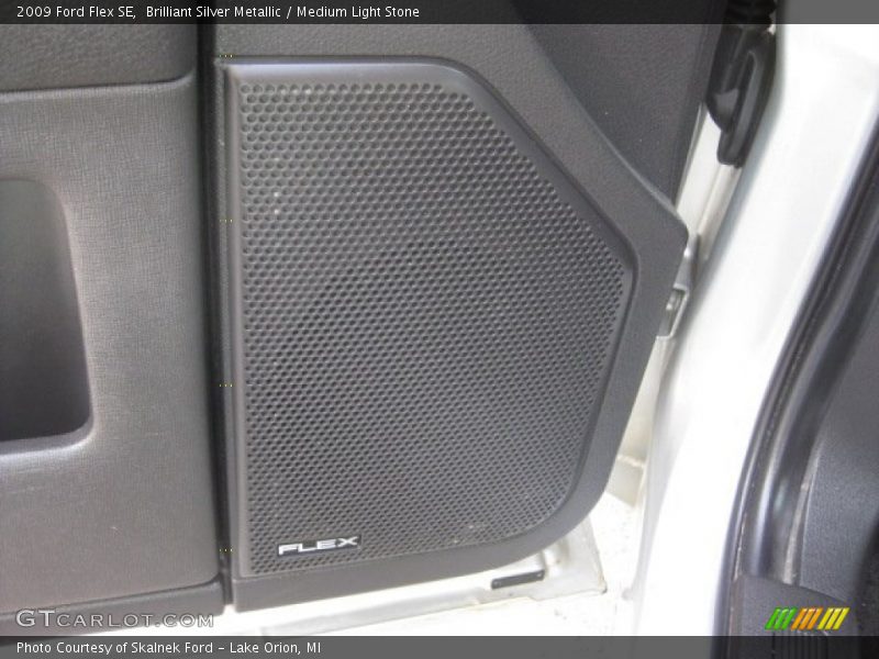 Brilliant Silver Metallic / Medium Light Stone 2009 Ford Flex SE