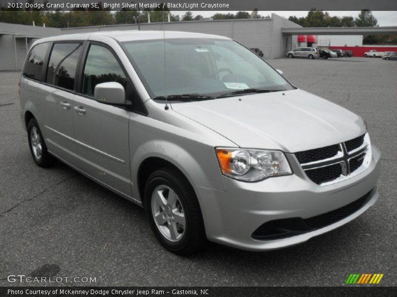 Bright Silver Metallic / Black/Light Graystone 2012 Dodge Grand Caravan SE