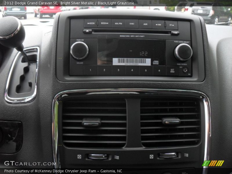 Bright Silver Metallic / Black/Light Graystone 2012 Dodge Grand Caravan SE