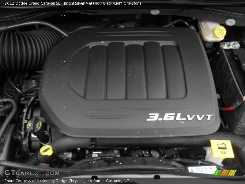 Bright Silver Metallic / Black/Light Graystone 2012 Dodge Grand Caravan SE